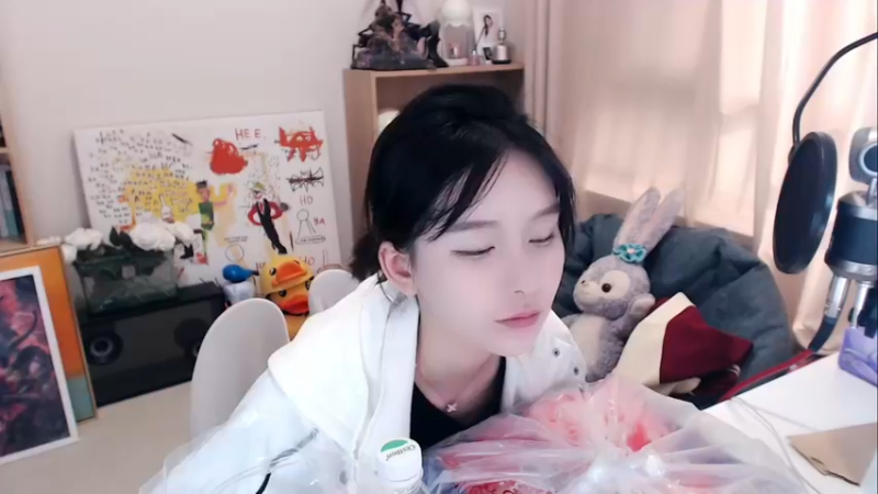 【2022-03-08 12点场】赵小臭：凑凑：吃饭聊天唱歌玩老头环