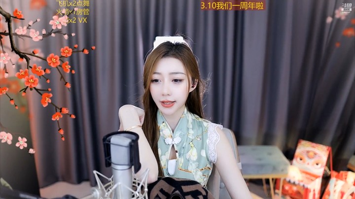 泡芙妹妹穿旗袍真好看啊