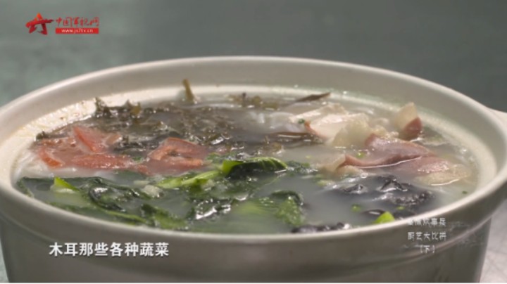 全场满分 军营里的锅盔配米线竟这么好吃