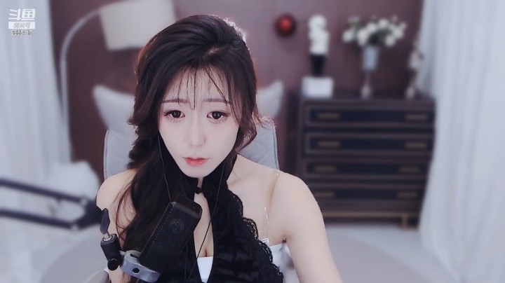 忧忧美女小姐姐越来越会直播了，可爱啊