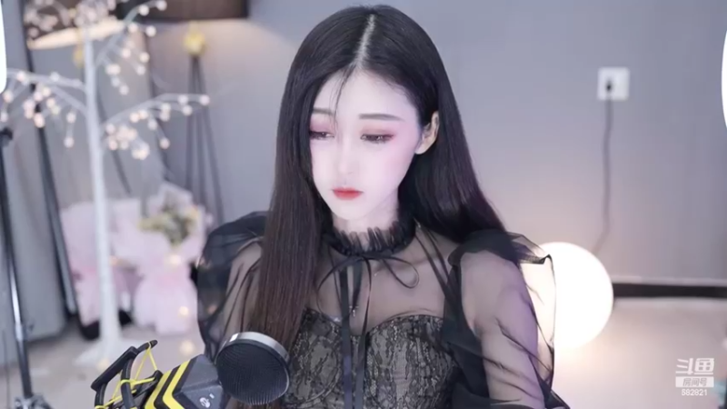 【2022-03-10 14点场】苏小懒38D：呆萌懒妹无敌射手嘎嘎乱杀