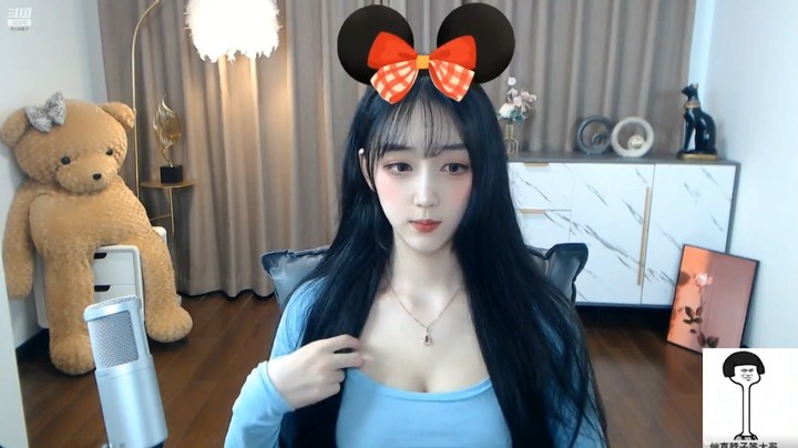 美女兔兔真可爱啊，头饰好看
