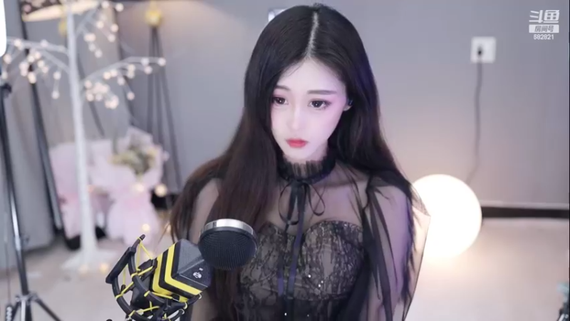 【2022-03-10 18点场】苏小懒38D：呆萌懒妹无敌射手嘎嘎乱杀