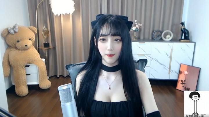 美女兔兔今天这衣服好可爱啊