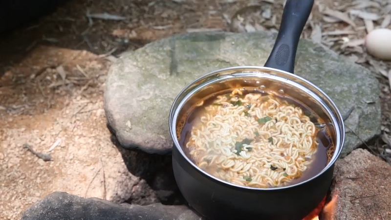 我在斗鱼看野食小哥直播美食