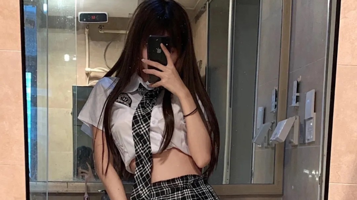 外债未清，工作不定，车房未买梦想无期，独身一人从未想过一转眼