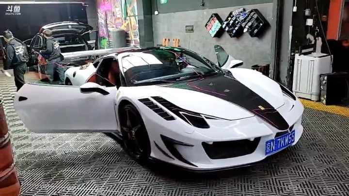 小王哥去修车厂看事故车，都是豪车，看笑了