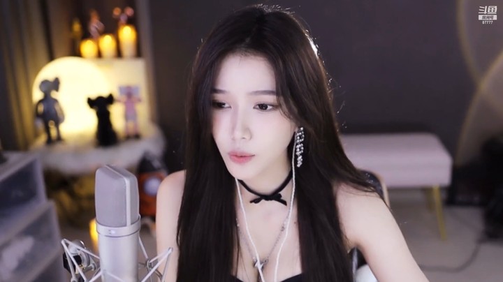 萌七美女小姐姐真可爱
