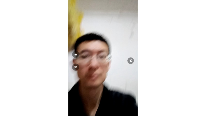 在深色的黑暗中