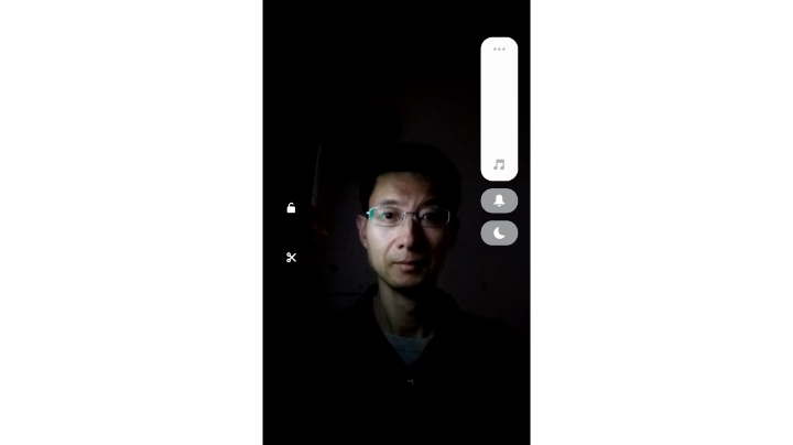 在黑暗中