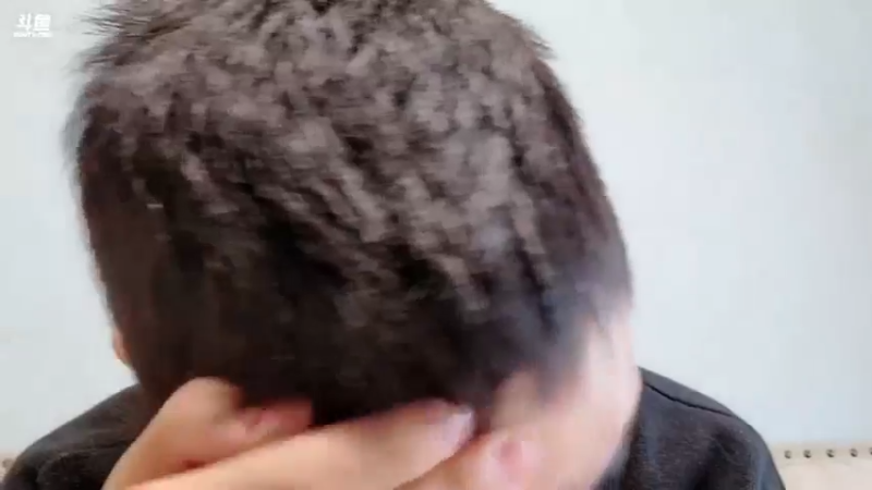 【2022-03-13 10点场】逐梦兄弟：邓红军徒步回基地，熬跨军军