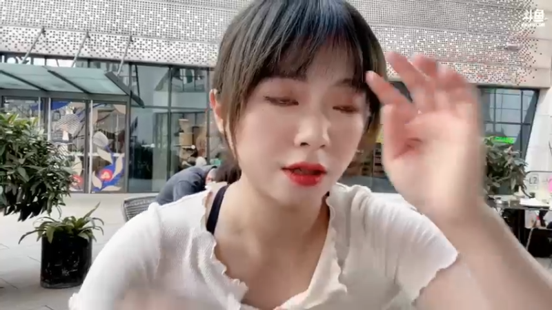 【2022-03-12 17点场】张逗逗就是张老板阿：健身完毕！开开户外