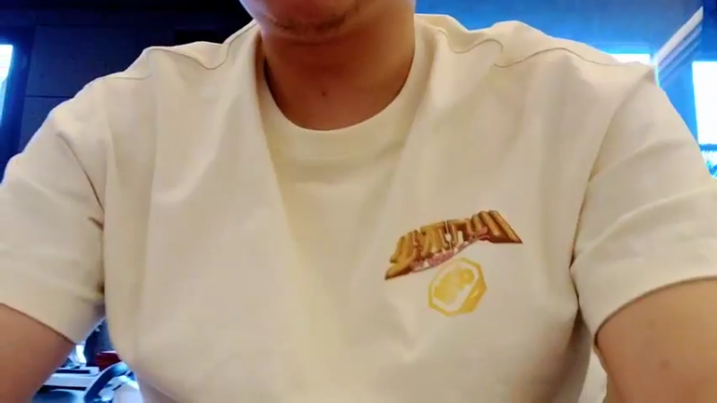 【2022-03-14 17点场】小鱼小鱼吃虾米：今天在家里待一待，明天去芜湖了