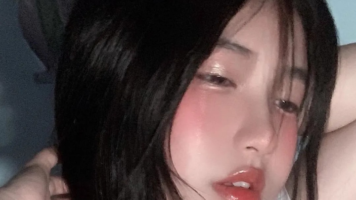 希望有人喝了酒，眼睛闪闪给你讲浪漫和爱