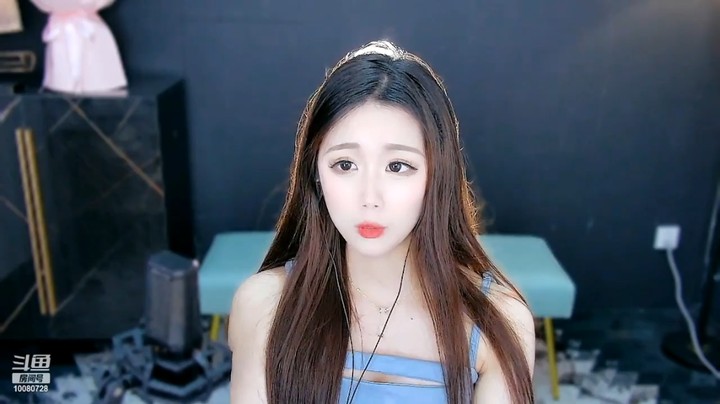 凉拌三岁美女小姐姐真好看，可爱啊