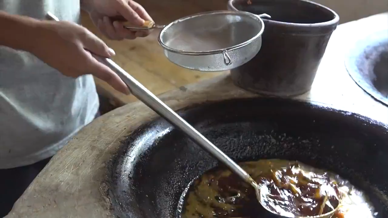 我在斗鱼看野食小哥直播美食