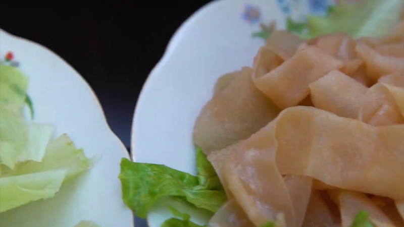 我在斗鱼看野食小哥直播美食