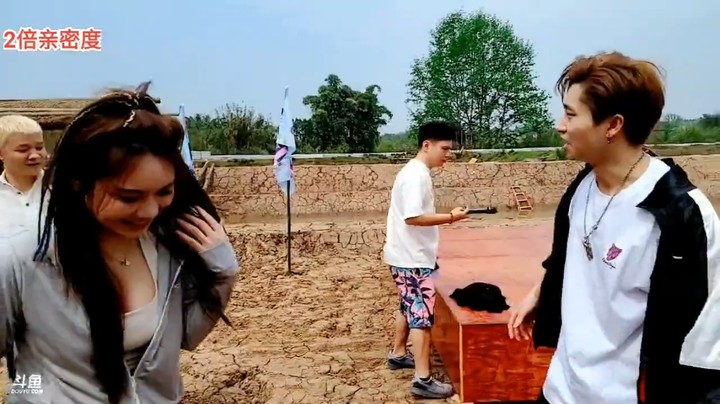 毛血旺组合表演？血哥唱歌还是可以的
