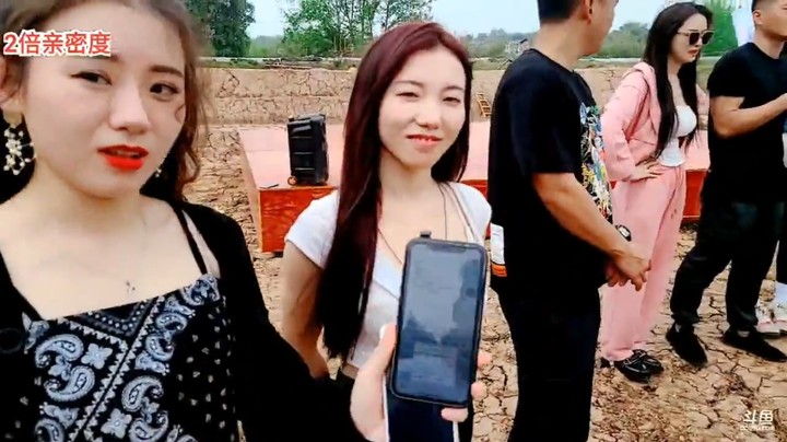 美女米亚真的很漂亮啊