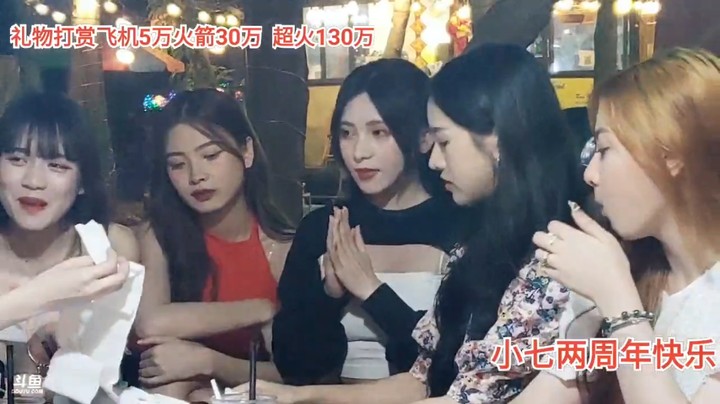 美女果果很漂亮，让人喜欢啊