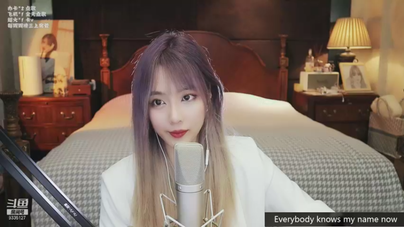 Justin Bieber《Lonely》-亲亲