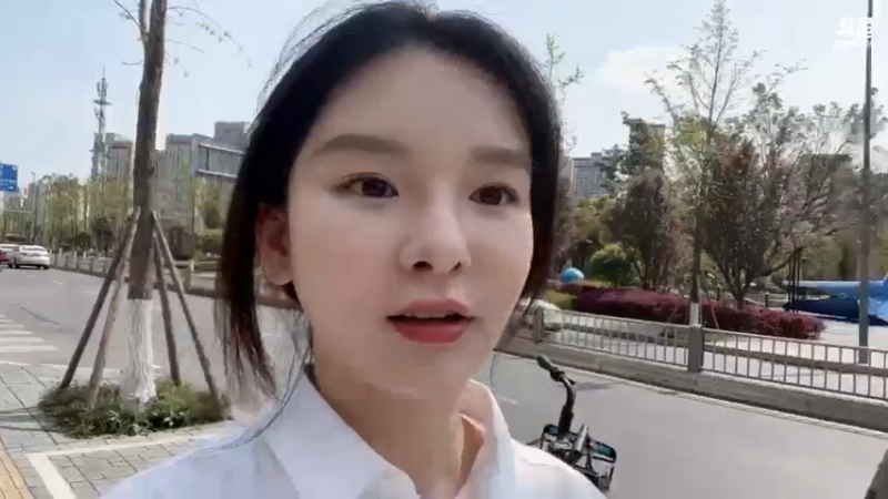 【2022-03-17 14点场】赵小臭：凑凑：吃个鲱鱼罐头