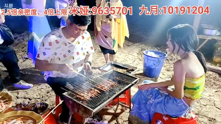 浩哥和三娃忙着做节目，表弟天黑了才出现，浩哥想教育他