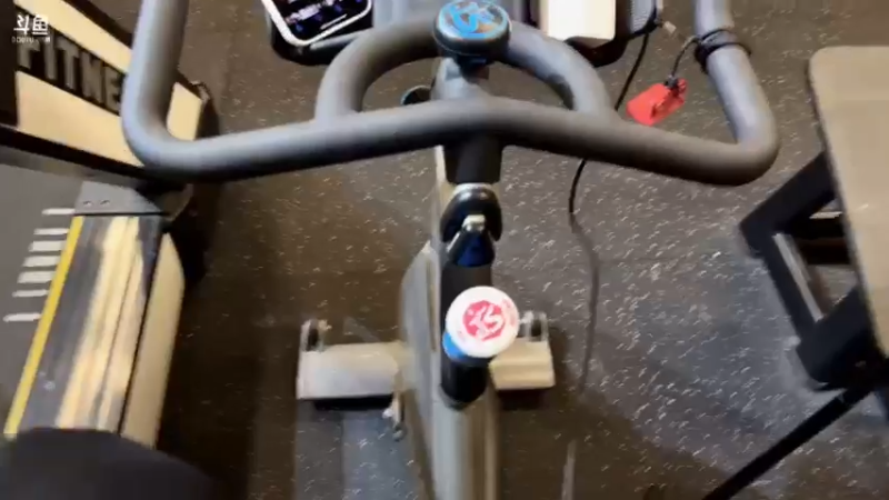 【2022-03-18 18点场】黑人毅：健身房继续营业哦