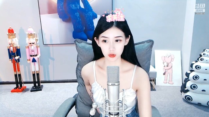 你的心上人黛C美女小姐姐笑起来真好看啊
