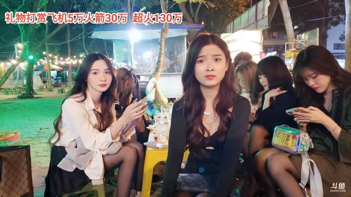 美女小心很有气质，龙哥可爱啊