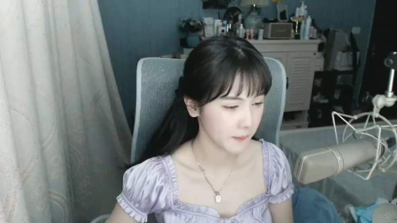 【2022-03-20 20点场】iu可可曾：今日QQ秀：居家洋娃娃~