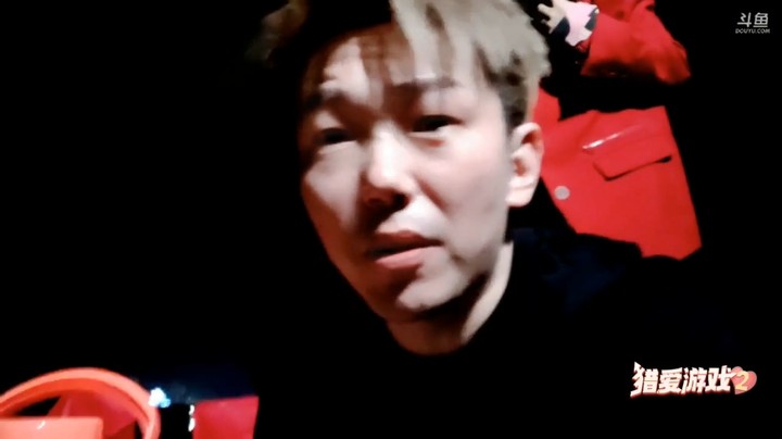 猎爱游戏2小王哥过生日吃方便面，很难忘啊