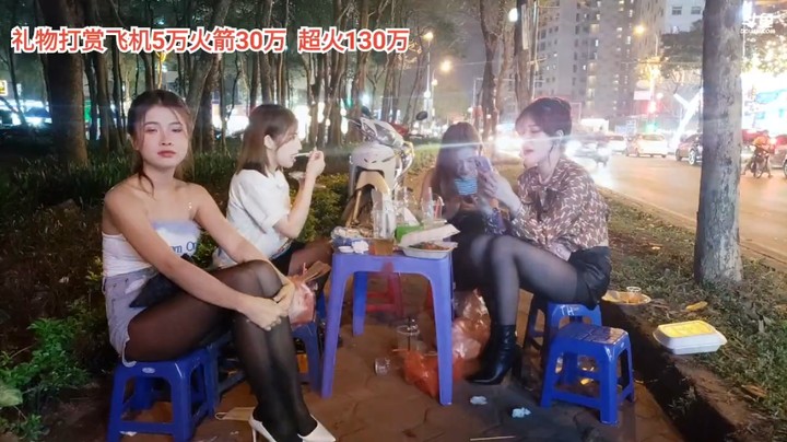 美女龙哥和可爱多玩游戏，可爱多赢了啊