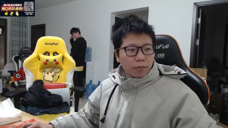 【2022-03-22 09点场】余小C真的很强：余小C：武器已达成！一区上个大师！