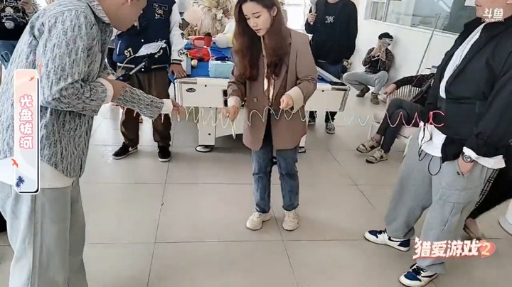 猎爱游戏2主播玩游戏真搞笑，小王哥看笑了