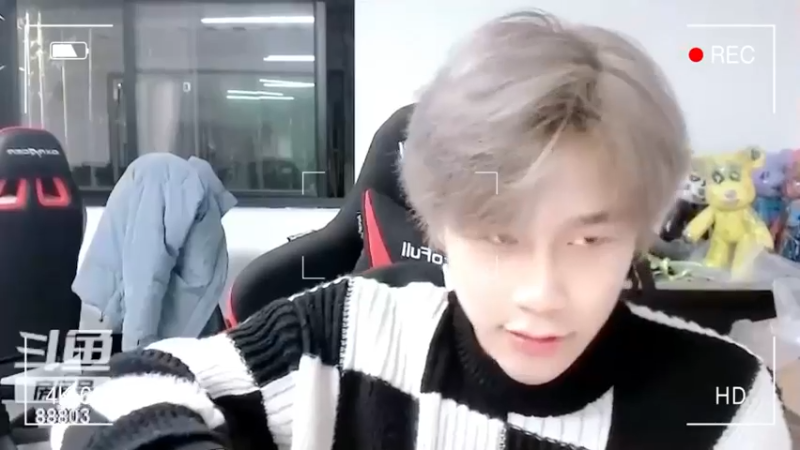 饿了就吃，不吃饱怎么减肥