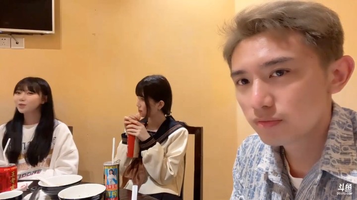 博哥和美女吃完饭就走了