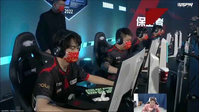 【2022-03-26 19点场】白鲨石头丶：开钻粉可得皮肤~~~