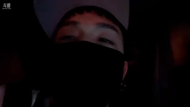 【2022-03-27 02点场】douyu小漠：和兄弟一起转转