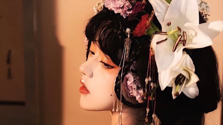 如果快乐太难，那我祝你又有钱又好看。