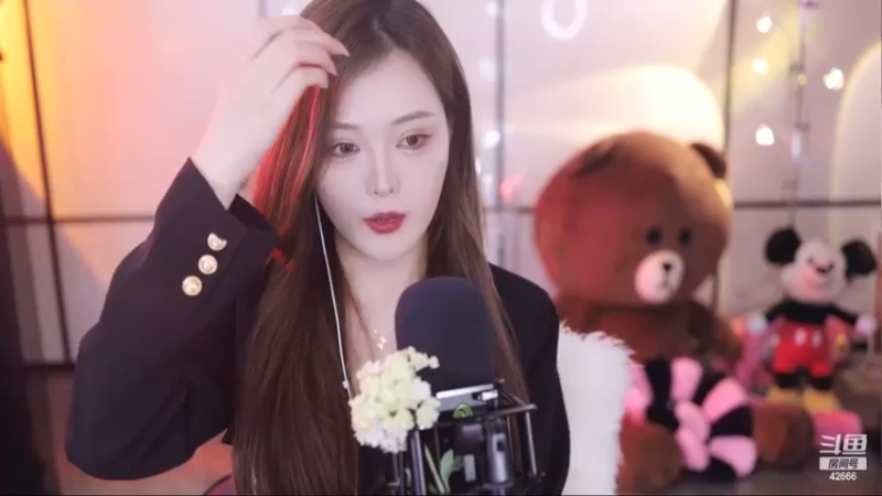 【2022-03-28 01点场】苏恩Olivia：苏恩：午夜档彭宝来啦