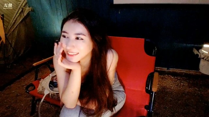 美女小姐姐真漂亮啊