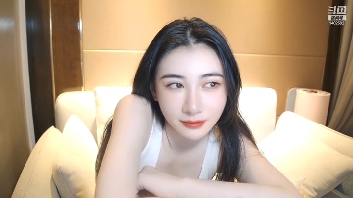 美女小姐姐真好看啊，很迷人