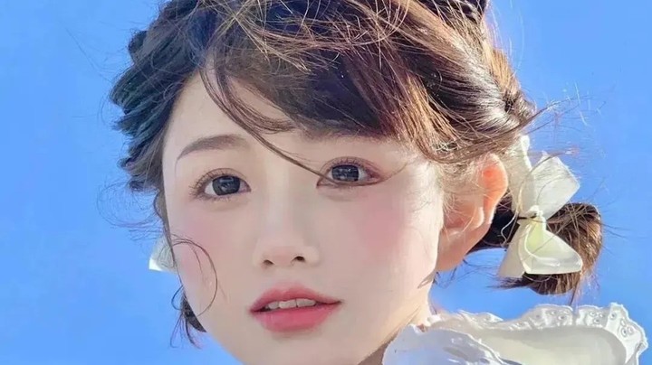 曾经拼命想逃离的世界，却又在往后的日子里，念念不忘。