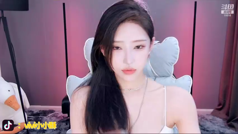 【2022-03-29 21点场】VIVI小小酥：两个字 绝绝子