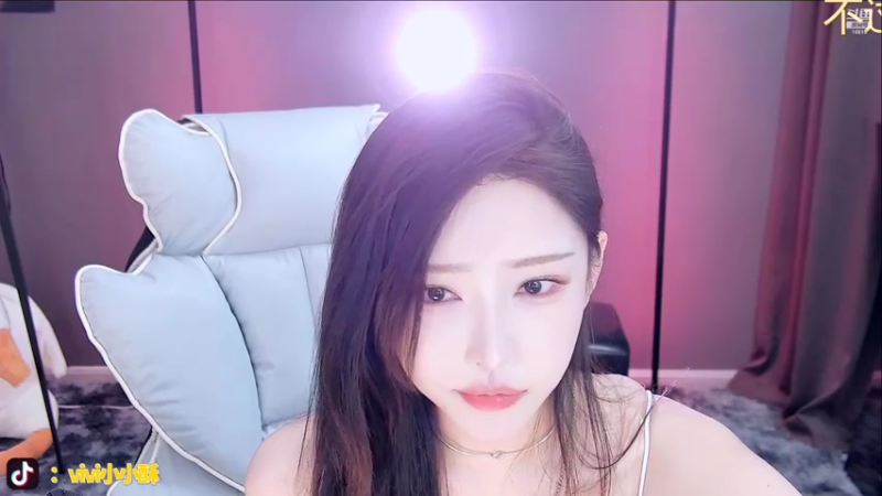 【2022-03-29 23点场】VIVI小小酥：两个字 绝绝子
