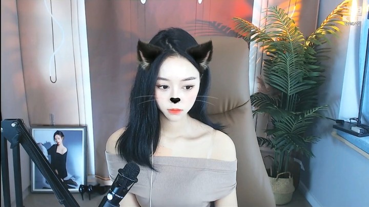 奈奈美女小姐姐真可爱
