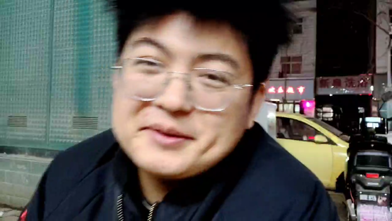 我在斗鱼看火力堂主直播户外