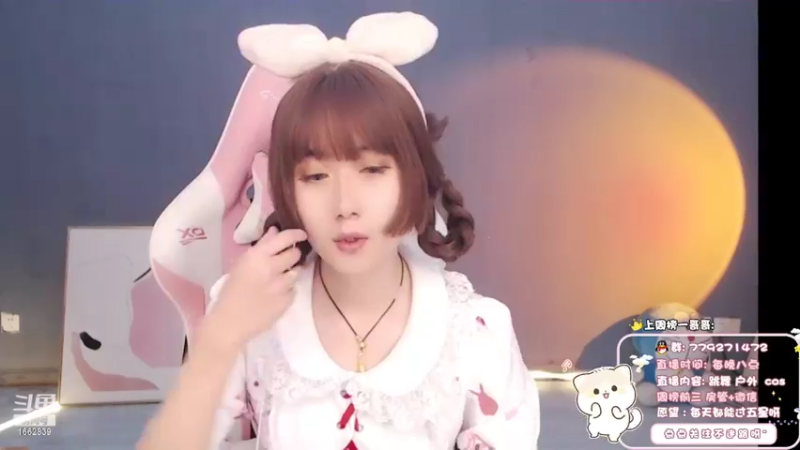 【2022-03-31 19点场】哈尼九：一个默默跳舞的小男孩