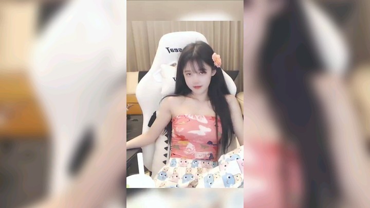 编号0613发布了一个斗鱼视频2022-04-01